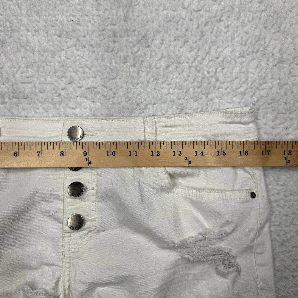 Y2K Billabong Distressed Booty Denim Shorts Button Fly Raw Hem Women's Size 31